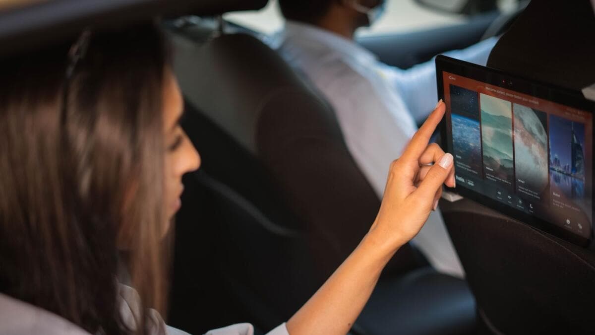 In-Taxi Advertising Screens: A Game-Changer for Brands in Dubai
